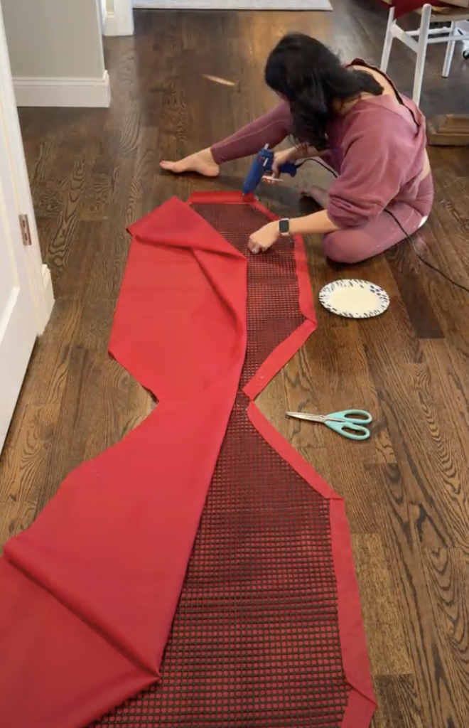 DIY giant bow: attaching mesh to fabric