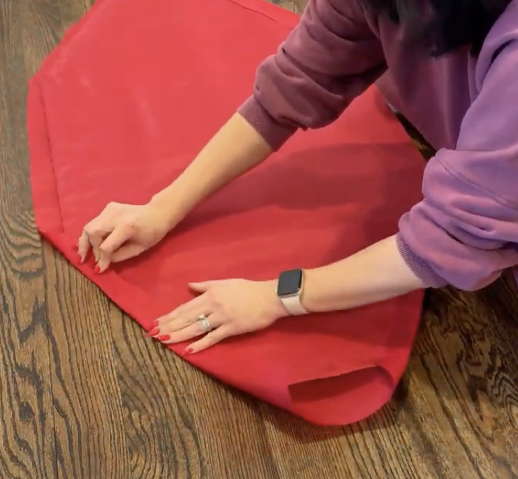 DIY giant bow: attaching mesh to fabric